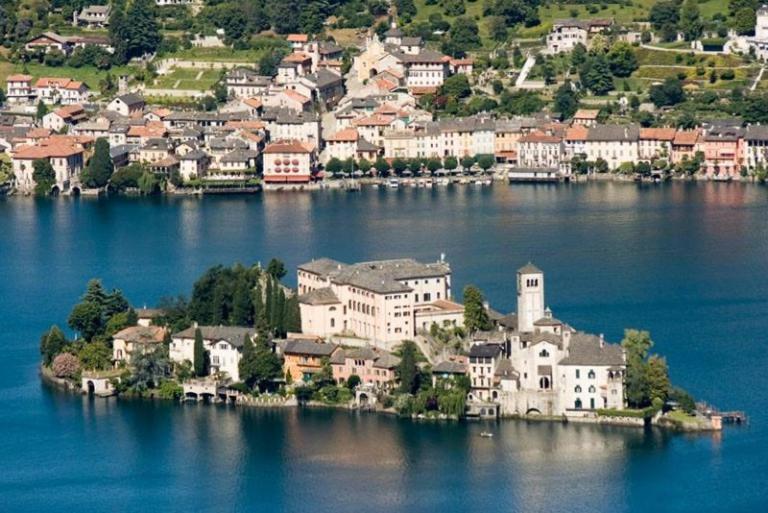 Appartamento La casa di Garibaldi Borgomanero Esterno foto